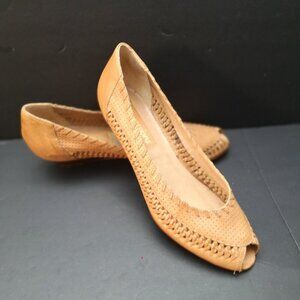 Impressions Ladies Size 8.5 B Tan Made in Brazil Leather Upper Wedge Heel Shoes